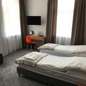 7-rooms-mtp.poznan-hotels.com/