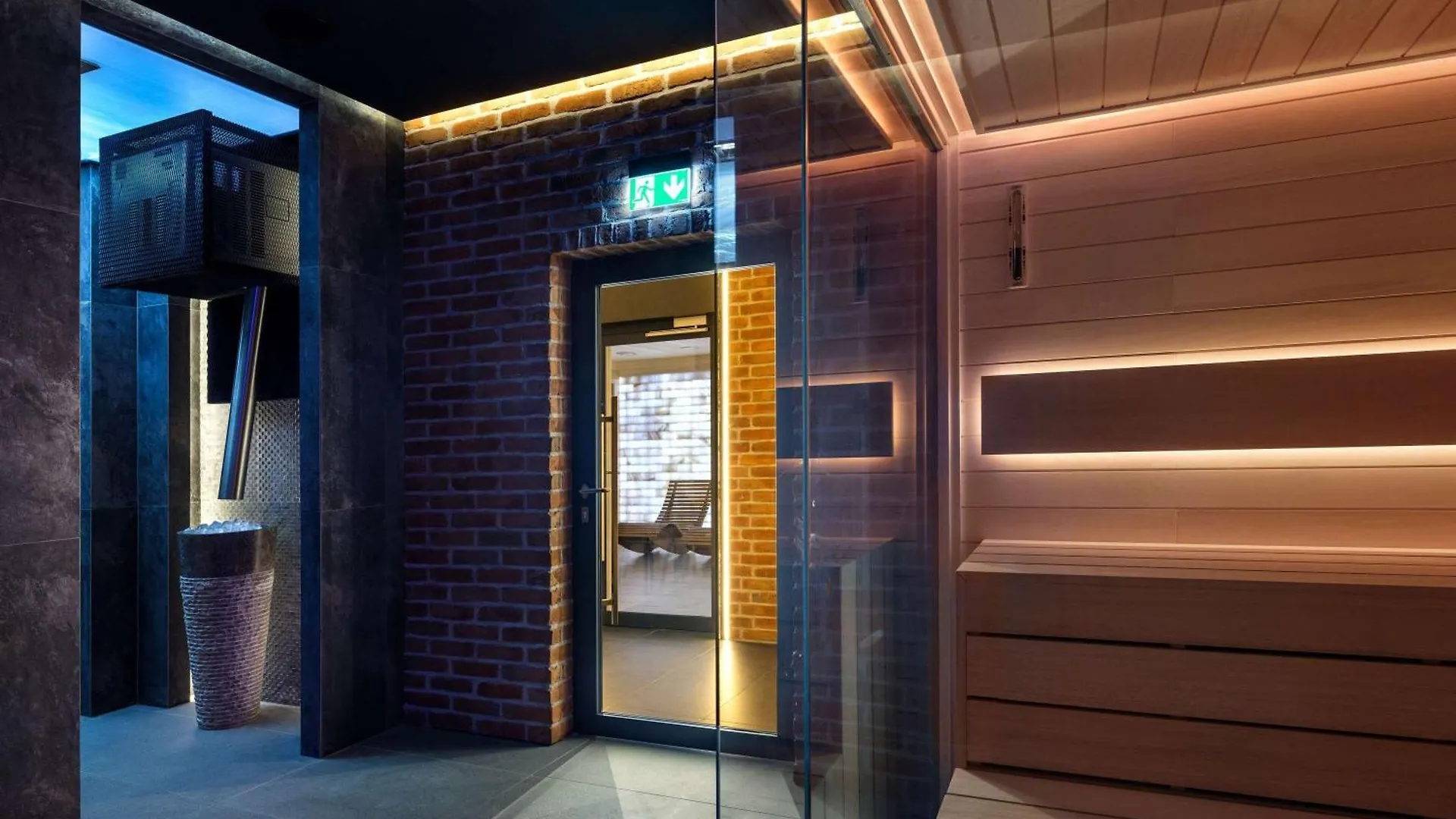 Mercure Krakow Fabryczna City 4*,  Poland